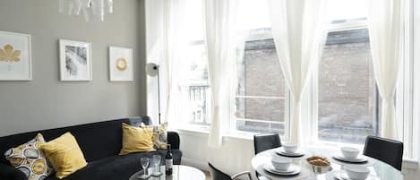Apartment, 1 Bedroom (1) | Living area | Flat-screen TV
