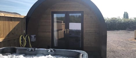 Superior Pods | Free WiFi, bed sheets