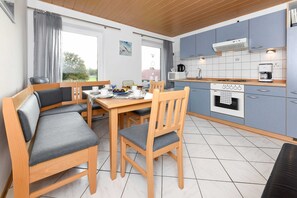 Fridge, oven, high chair