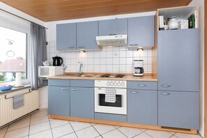 Kühlschrank, Ofen, Hochstuhl