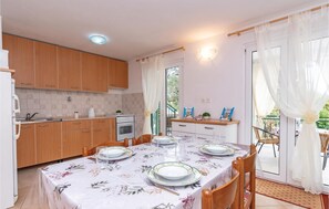 Fridge, stovetop - Lovely apartment in Osobljava with WiFi (Osobljava)