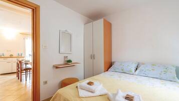 2 habitaciones, cuna de viaje, wifi gratis y ropa de cama