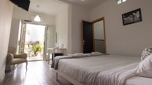 Double or Twin Room (n. 2) | Premium bedding, minibar, soundproofing, iron/ironing board - Al Qatta B&B (Canicatti)