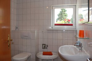Shower, towels - Holiday bungalow water lily (Wolgast)