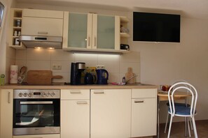 Fridge, oven