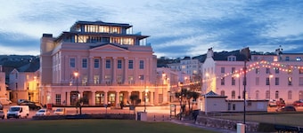 Riviera Apartments