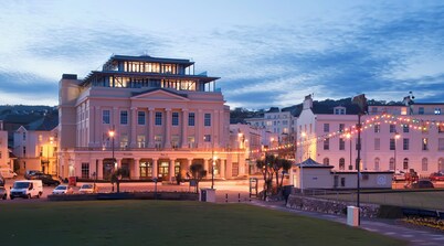 Riviera Apartments