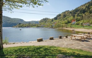 Outdoor dining - Amazing home in Feda with WiFi (Feda)