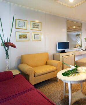 En 32-tommers Flatskjerm-TV med Parabol-TV