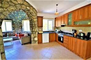 Villa, 3 Schlafzimmer | Eigene Küche | Großer Kühlschrank, Mikrowelle, Ofen, Wasserkocher