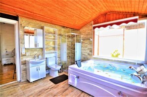Villa, 2 habitaciones | Baño | Toallas 
