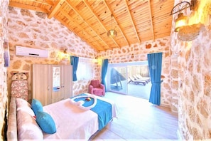 Villa, 2 soverom | Blendingsgardiner og wi-fi (inkludert)