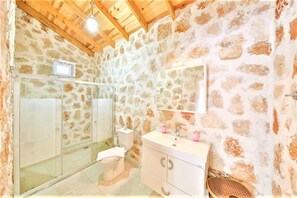 Villa, 2 Bedrooms | Bathroom