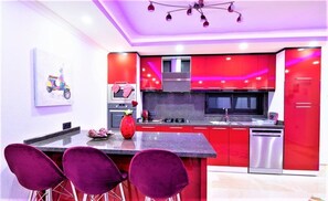 Villa, 1 habitación | Cocina privada | Refrigerador con congelador, horno y parrilla de estufa