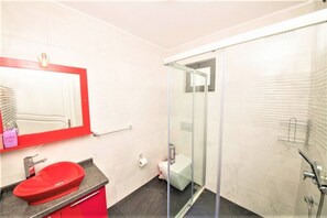 Villa, 1 habitación | Baño | Toallas 