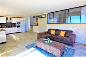 Villa, 1 Bedroom | Living area