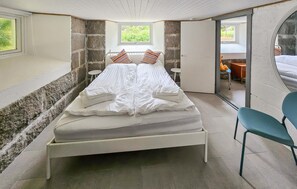 3 bedrooms, free WiFi - Nice home in Vesterøy with WiFi (Vesterøy)