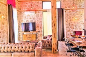 Villa | Oppholdsområde | Flatskjerm-TV