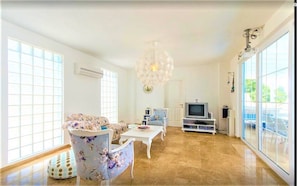 Villa | Living room