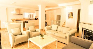 Villa | Living room | Flat-screen TV