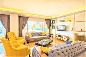 Villa | Living room | Flat-screen TV - Villa Smile (Kas)