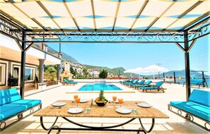 Villa | Terrace/patio