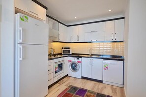 Villa | Private kitchen | Full-sized fridge, microwave, oven, stovetop - Villa Aura (Kas)