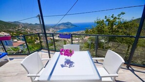 Villa | Terrace/patio