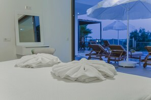 Deluxe Villa, 3 Bedrooms, Sea View