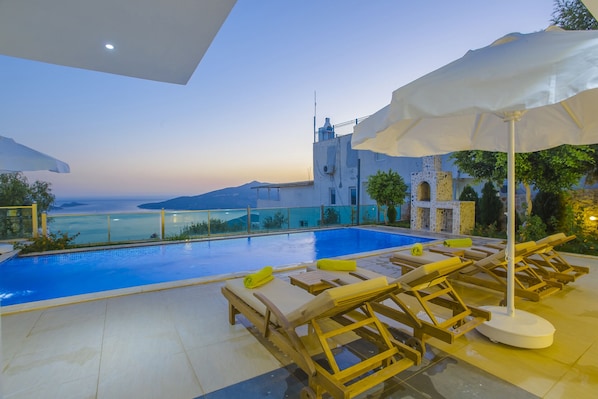 Deluxe Villa, 3 Bedrooms, Sea View | Water view