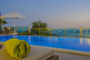 Infinity pool