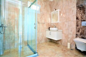Bañera, bañera de hidromasaje