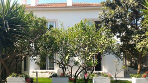 Fachada de la propiedad