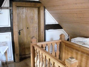 Interior - ������������������������������������������������������������������������������������������������������� (Hollfeld)