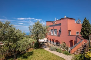 Outdoor dining - Villa Carten? Charme and Comfort on the Sorrento/amalfi Coast (Massa Lubrense)