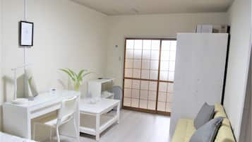 Apartment | Soundproofing, iron/ironing board, free WiFi