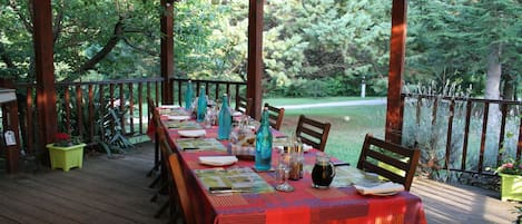 Outdoor dining