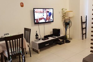 Dining - JBV Pico de Loro 1br for rent (Jacana B 606) (Nasugbu)