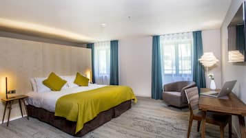 In-room safe, individually decorated, individually furnished, desk