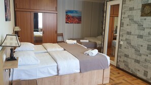 Standard Triple Room - Lea Guest House (Tbilisi)