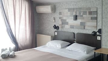 Standard Double Room, Balcony | Premium bedding, minibar, desk, iron/ironing board