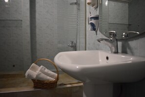 Bathroom - Lea Guest House (Tbilisi)