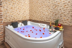 按摩浴缸