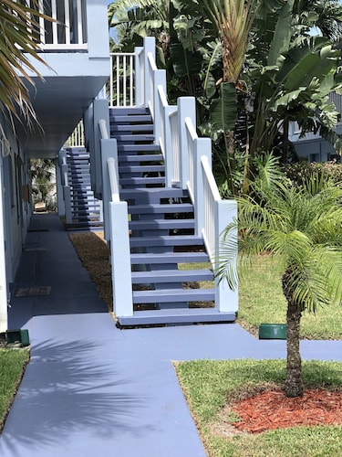 Pearl of the Sea Just steps to the Ocean