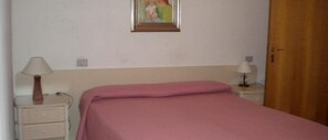 Standard Double Room | Desk, free WiFi, bed sheets - La Magione del Capitano (Montecorvino Pugliano)