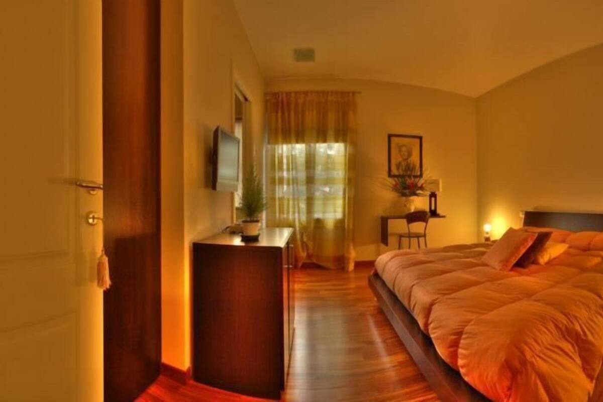 Minibar, in-room safe, desk, blackout curtains