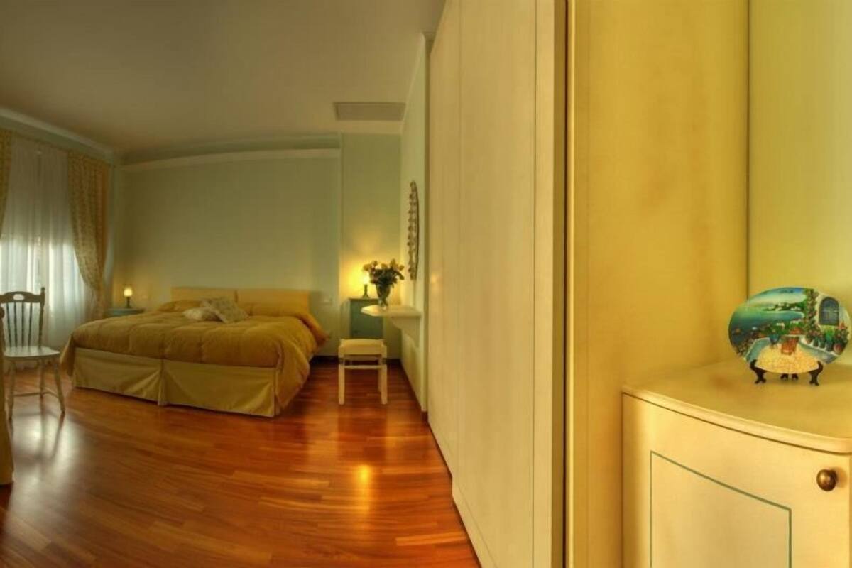 Minibar, in-room safe, desk, blackout curtains