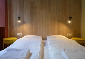 Double Room, Private Bathroom | Soundproofing, iron/ironing board, free WiFi, bed sheets - Dream Hostel Lviv (Lviv)