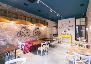 Shared kitchen facilities - Dream Hostel Lviv (Lviv)