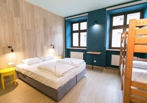 Sistema de insonorización, tabla de planchar con plancha y wifi gratis 